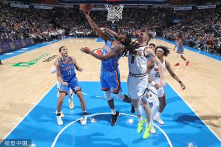 他的缺席不 他的缺席不